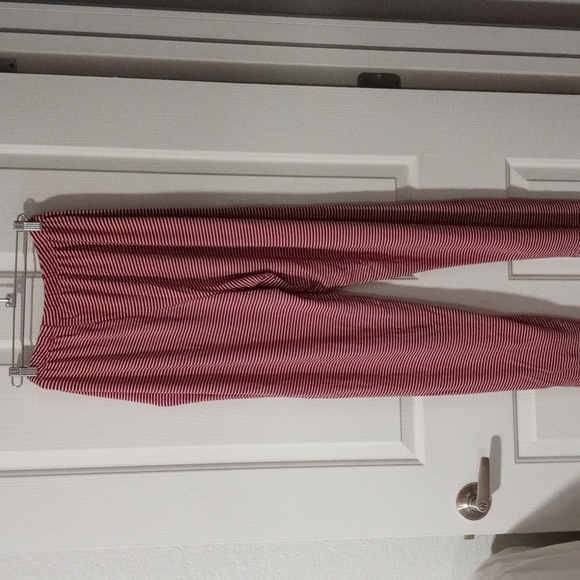 SUNDAY RED STRIPED SOFT & COZY LOUNGING PANTS SIZE 1X - Picture 2 of 3